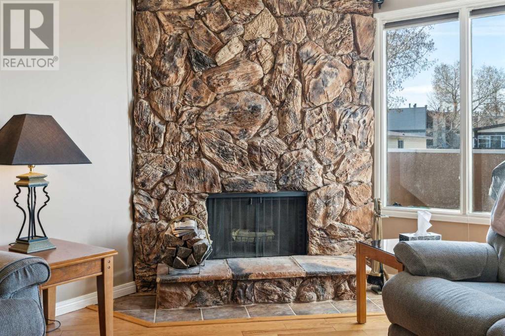 Single Family House Bi-level for Sale in  Doverville Way SE Dover Calgary 