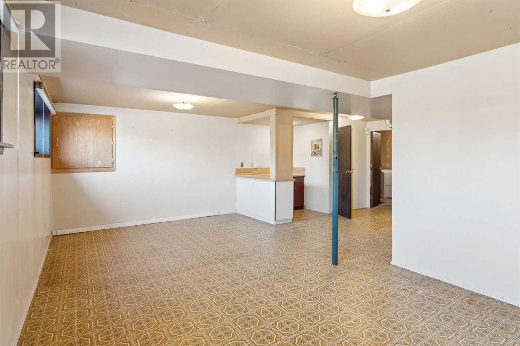 Single Family House Bi-level for Sale in  Doverville Way SE Dover Calgary 