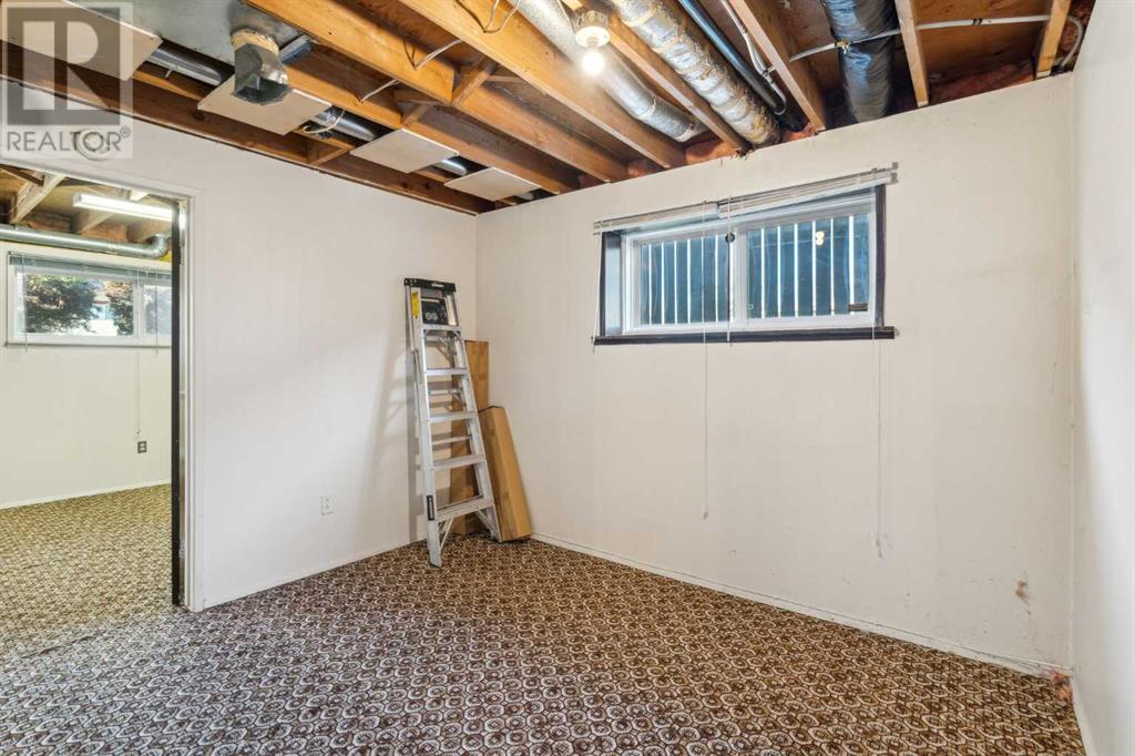 Single Family House Bi-level for Sale in  Doverville Way SE Dover Calgary 