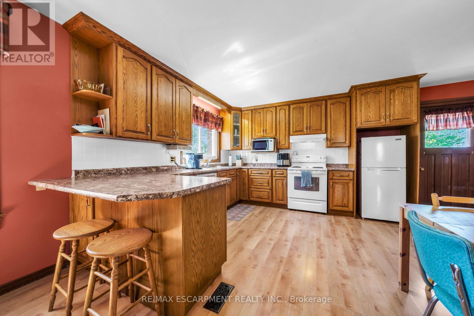 Photo 10 of 4932 Fly Road, Lincoln ON