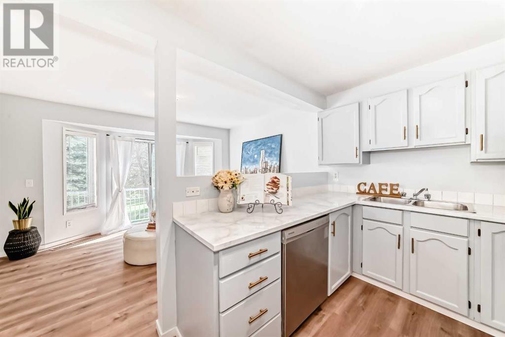 Single Family House for Sale in  Shawinigan Drive SW Shawnessy Calgary 