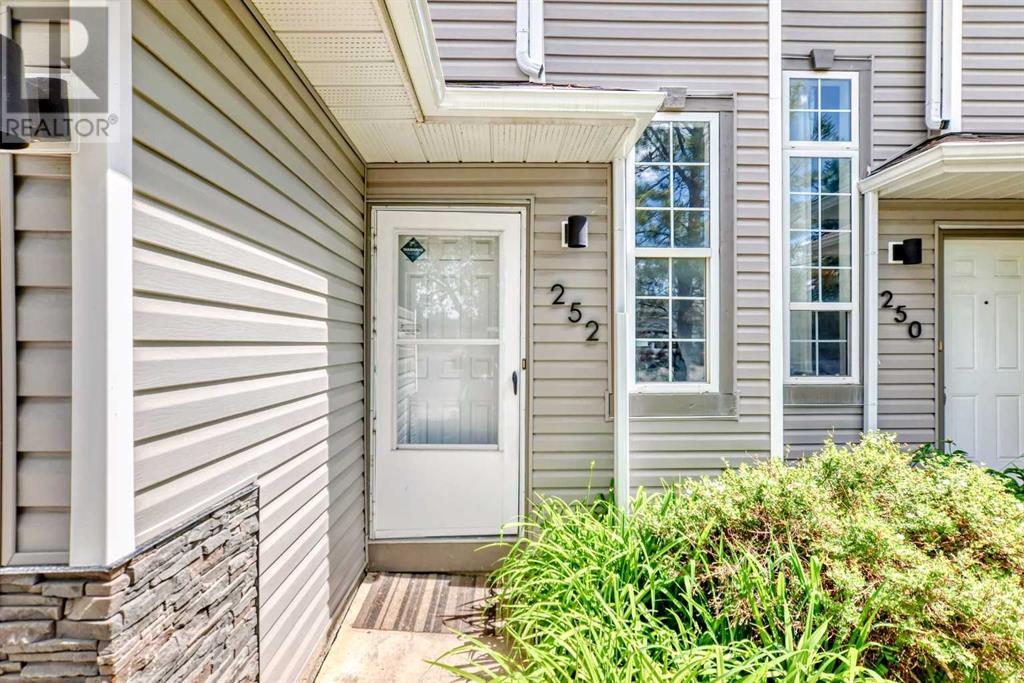 Single Family House for Sale in  Shawinigan Drive SW Shawnessy Calgary 