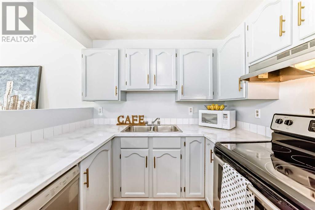 Single Family House for Sale in  Shawinigan Drive SW Shawnessy Calgary 