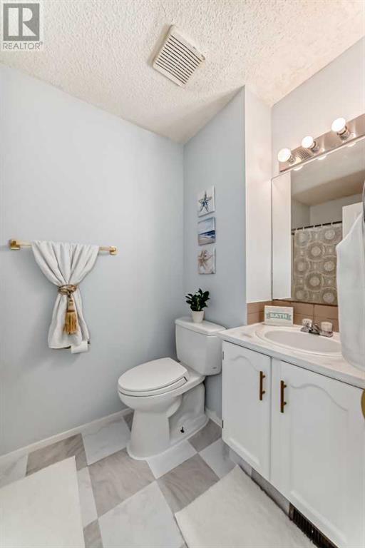 Single Family House for Sale in  Shawinigan Drive SW Shawnessy Calgary 