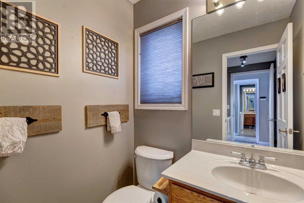 Single Family House 4 Level for Sale in  Macewan Ridge Close NW MacEwan Glen Calgary 