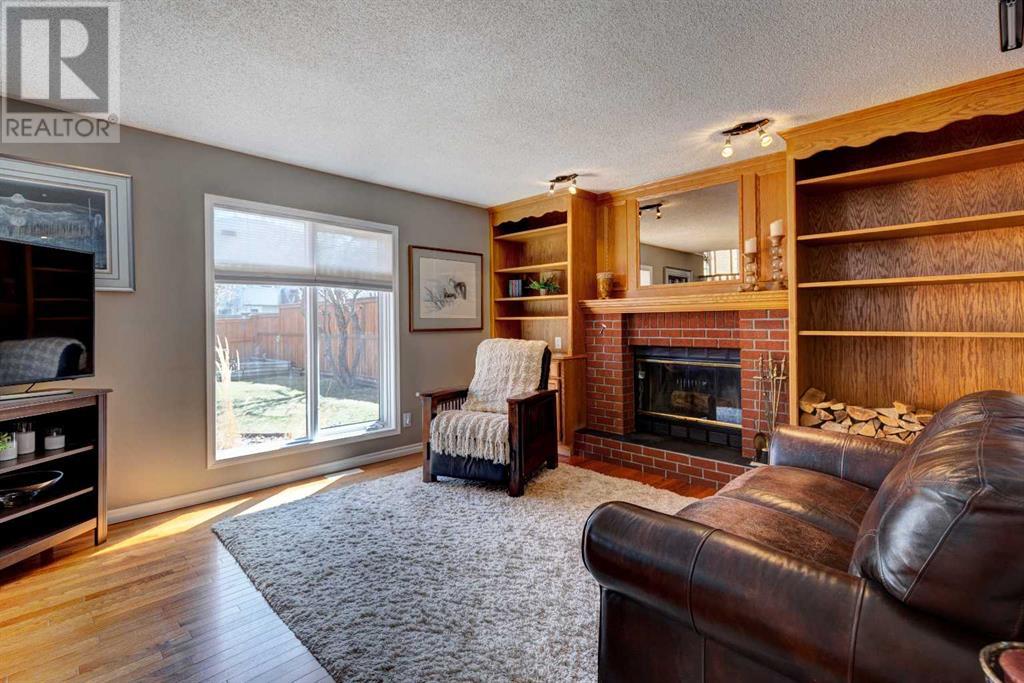 Single Family House 4 Level for Sale in  Macewan Ridge Close NW MacEwan Glen Calgary 