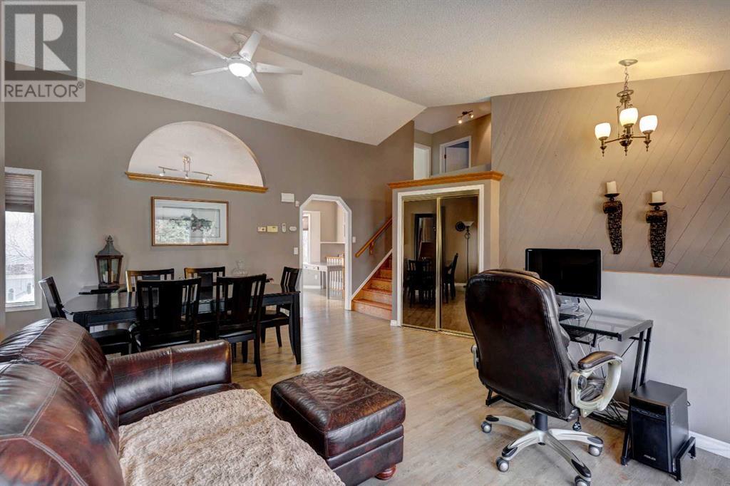 Single Family House 4 Level for Sale in  Macewan Ridge Close NW MacEwan Glen Calgary 