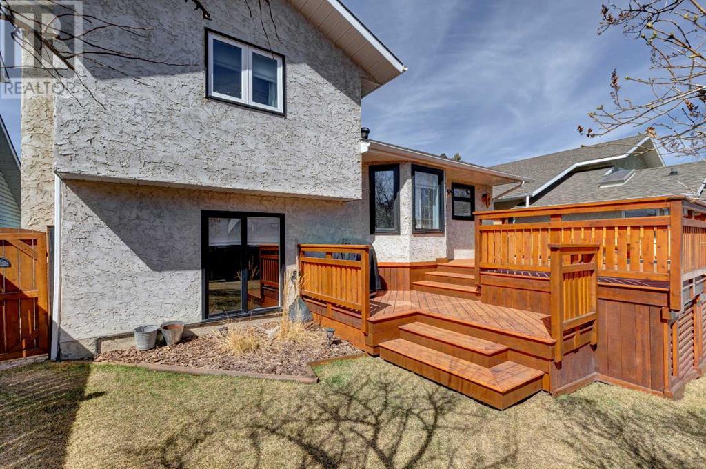 Single Family House 4 Level for Sale in  Macewan Ridge Close NW MacEwan Glen Calgary 