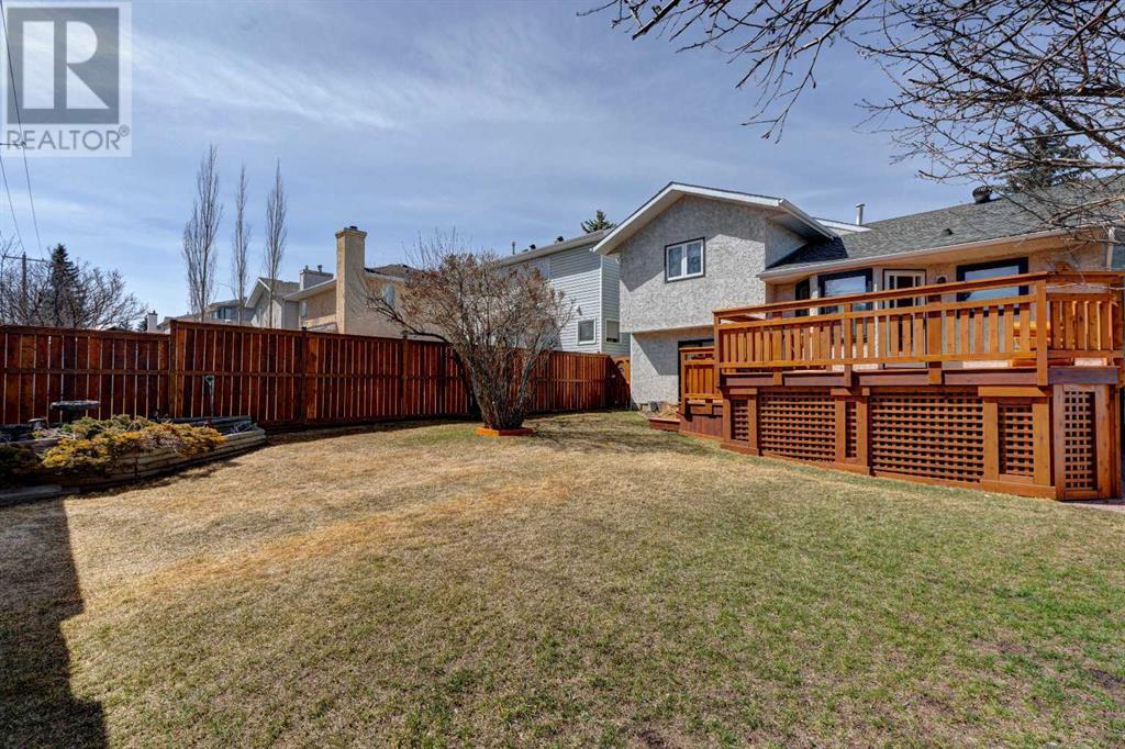 Single Family House 4 Level for Sale in  Macewan Ridge Close NW MacEwan Glen Calgary 