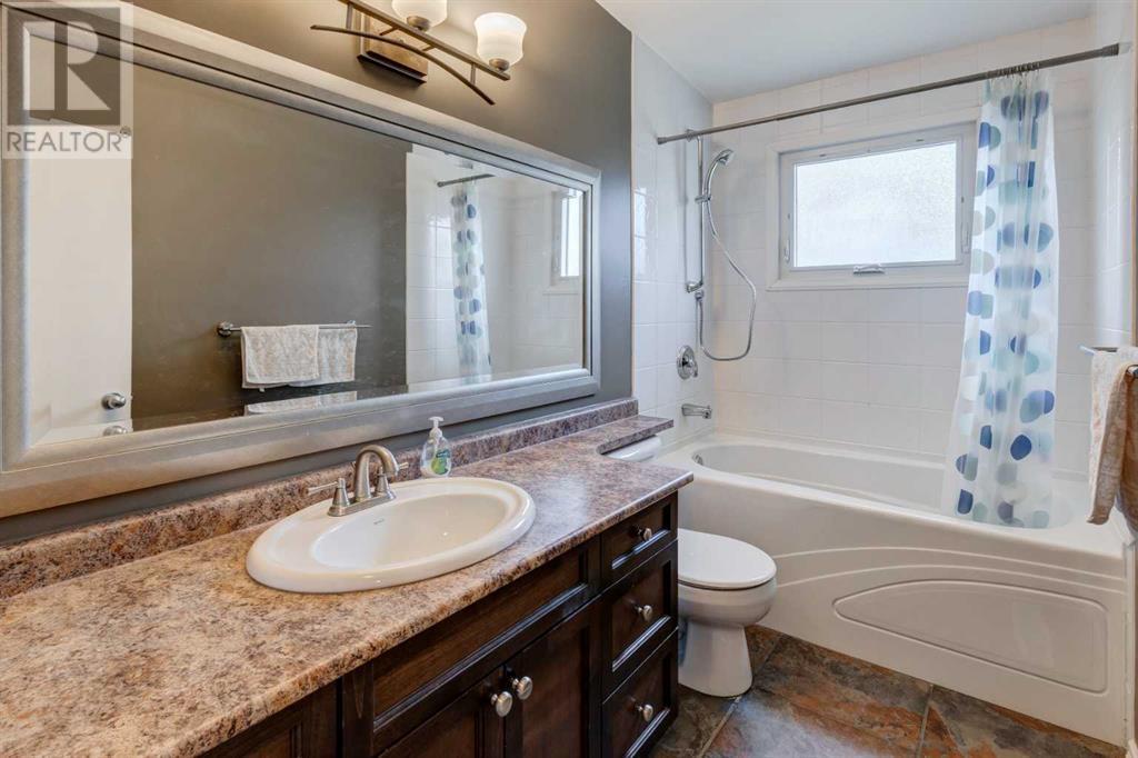 Single Family House Bungalow for Sale in  Harvey Place SW Haysboro Calgary 