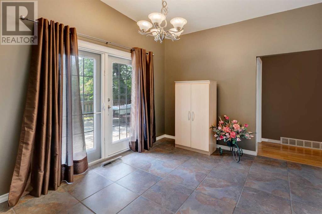 Single Family House Bungalow for Sale in  Harvey Place SW Haysboro Calgary 