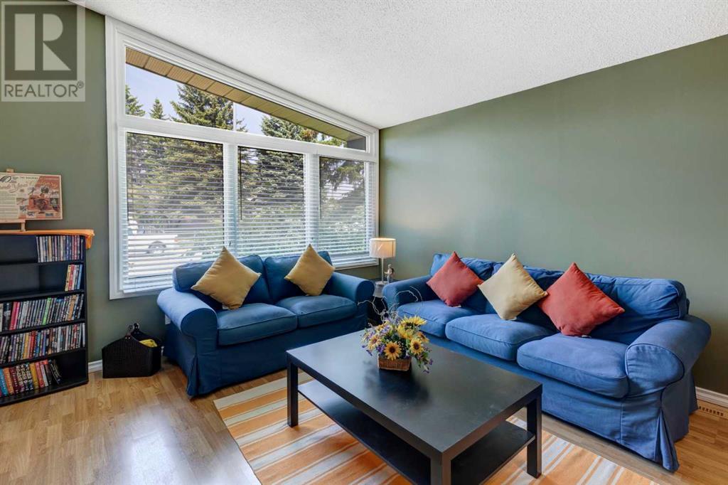 Single Family House Bungalow for Sale in  Harvey Place SW Haysboro Calgary 