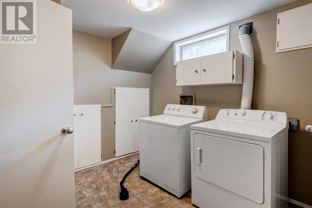 Single Family House Bungalow for Sale in  Harvey Place SW Haysboro Calgary 
