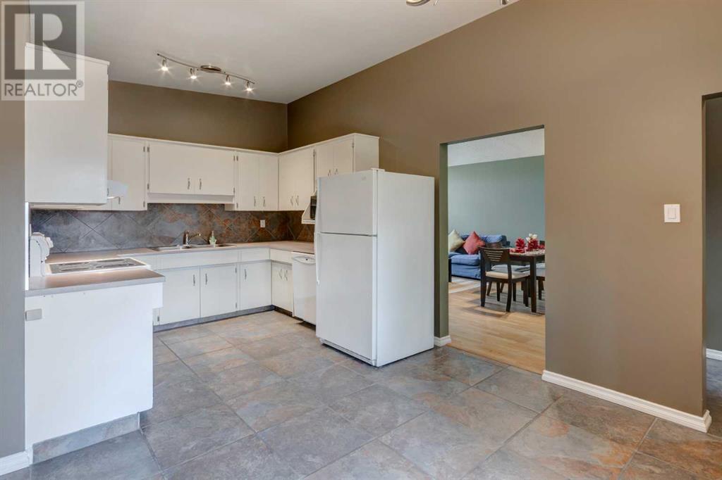 Single Family House Bungalow for Sale in  Harvey Place SW Haysboro Calgary 
