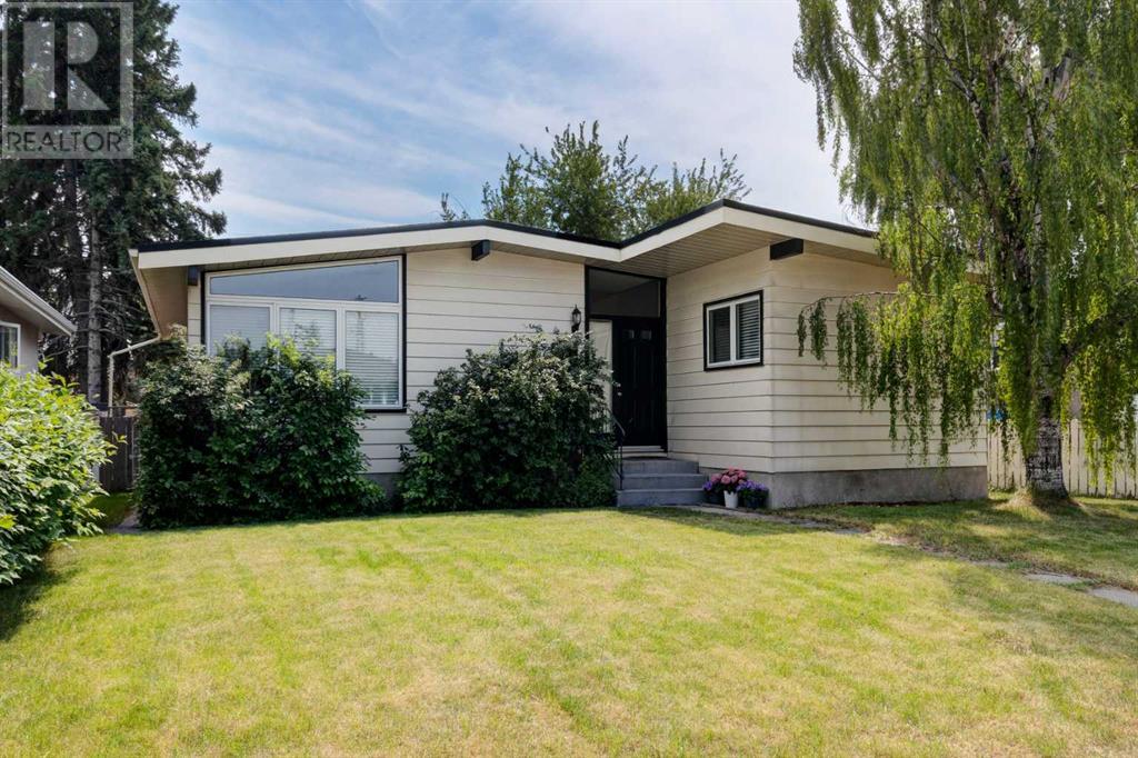 Single Family House Bungalow for Sale in  Harvey Place SW Haysboro Calgary 
