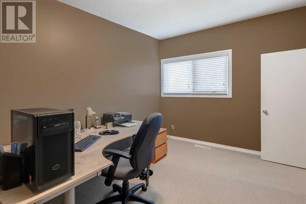 Single Family House Bungalow for Sale in  Harvey Place SW Haysboro Calgary 
