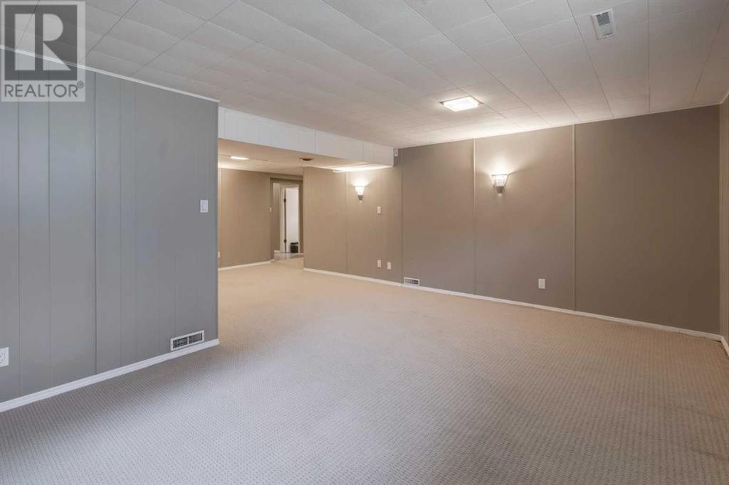 Single Family House Bungalow for Sale in  Harvey Place SW Haysboro Calgary 