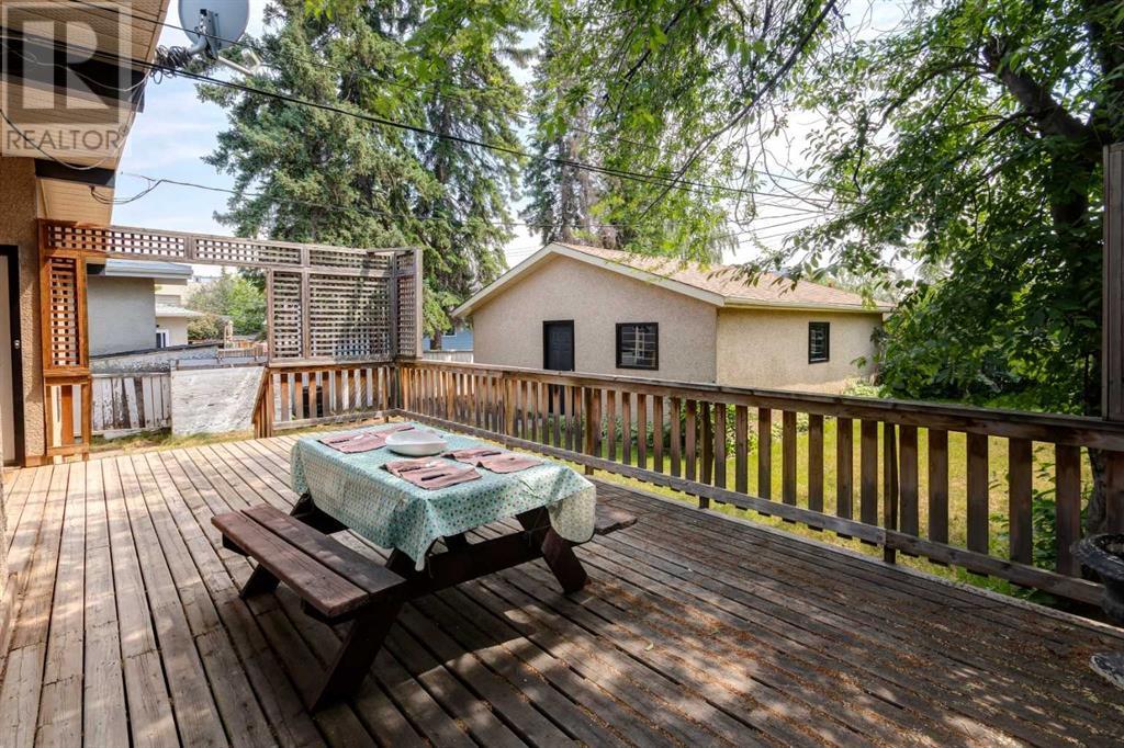 Single Family House Bungalow for Sale in  Harvey Place SW Haysboro Calgary 