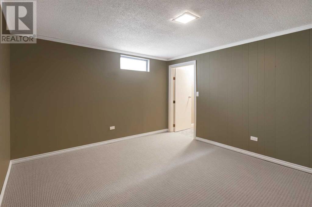 Single Family House Bungalow for Sale in  Harvey Place SW Haysboro Calgary 