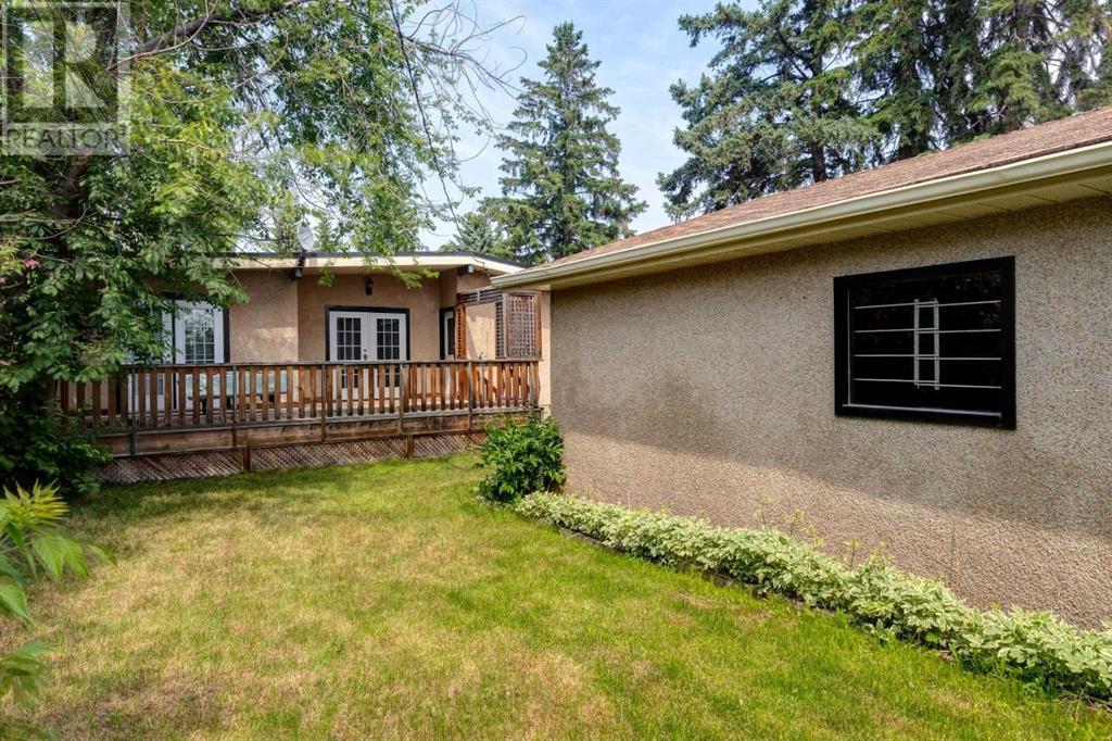 Single Family House Bungalow for Sale in  Harvey Place SW Haysboro Calgary 