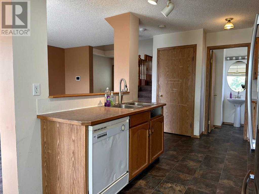 Single Family House for Sale in  Country Hills Place NW Country Hills Calgary 
