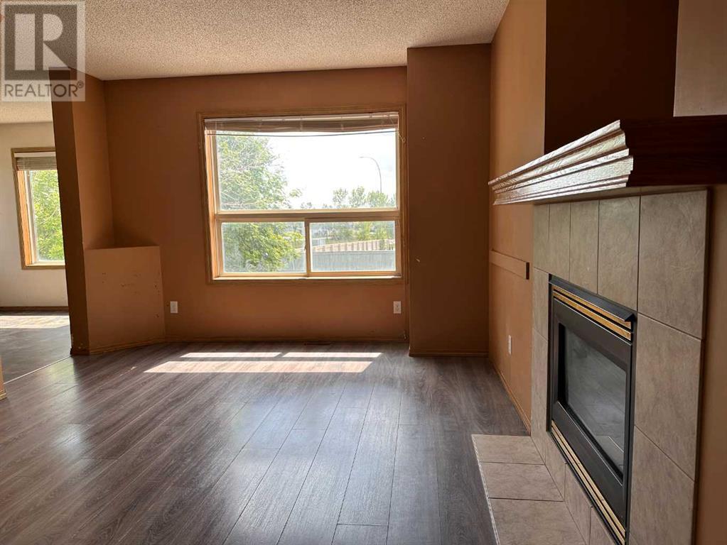 Single Family House for Sale in  Country Hills Place NW Country Hills Calgary 