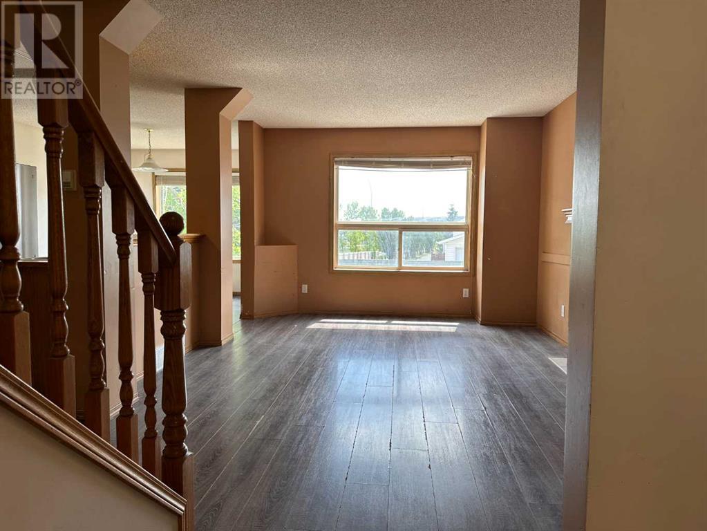 Single Family House for Sale in  Country Hills Place NW Country Hills Calgary 