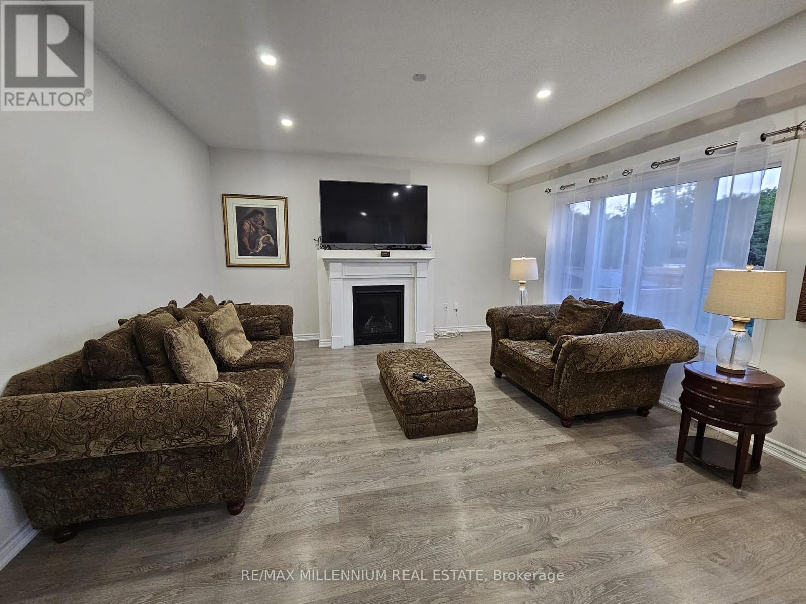 Photo 12 of 139 Crombie Street, Clarington ON
