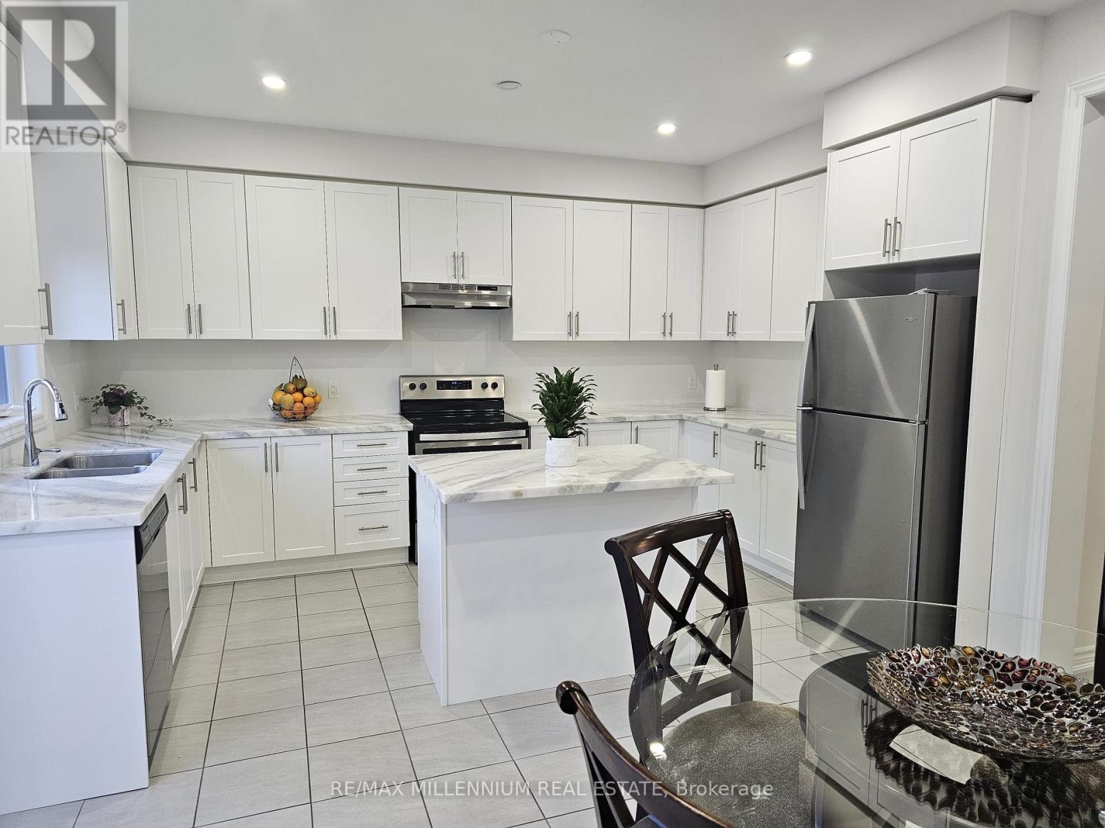 Photo 31 of 139 Crombie Street, Clarington ON
