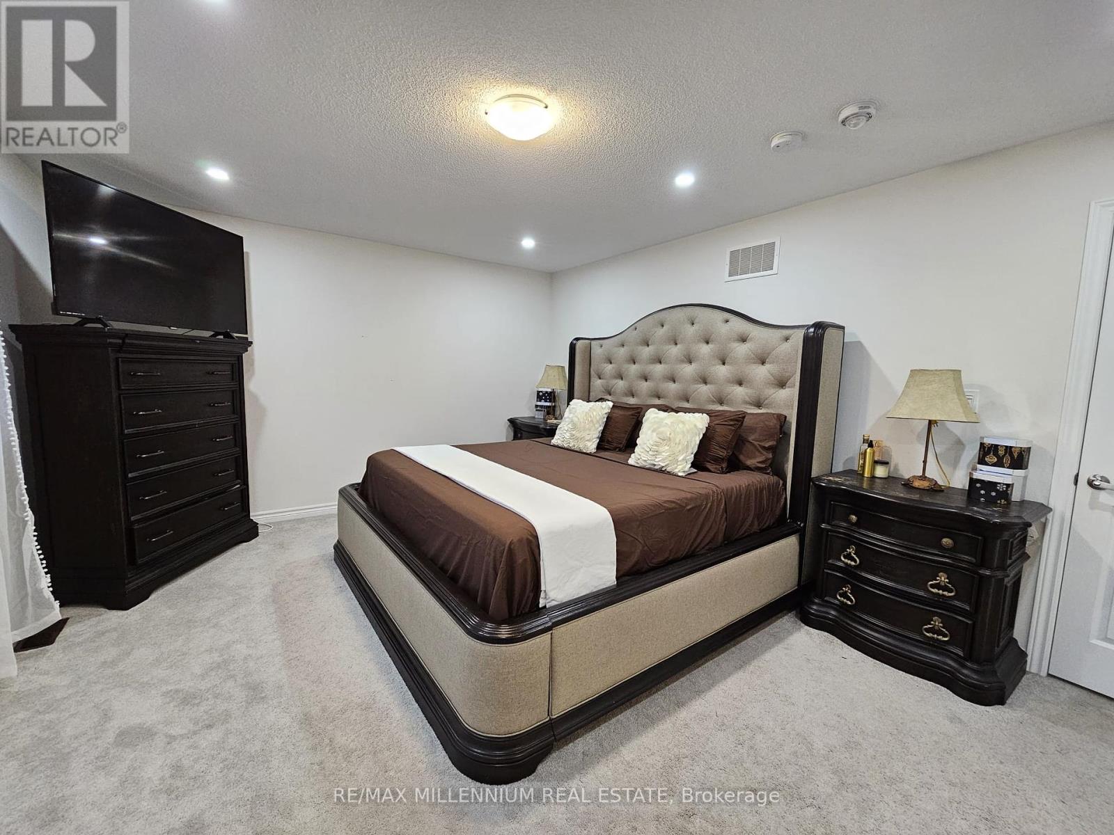 Photo 6 of 139 Crombie Street, Clarington ON