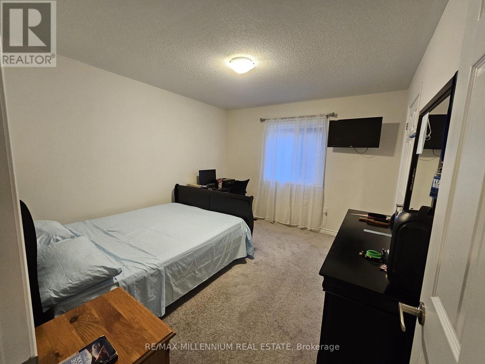Photo 3 of 139 Crombie Street, Clarington ON
