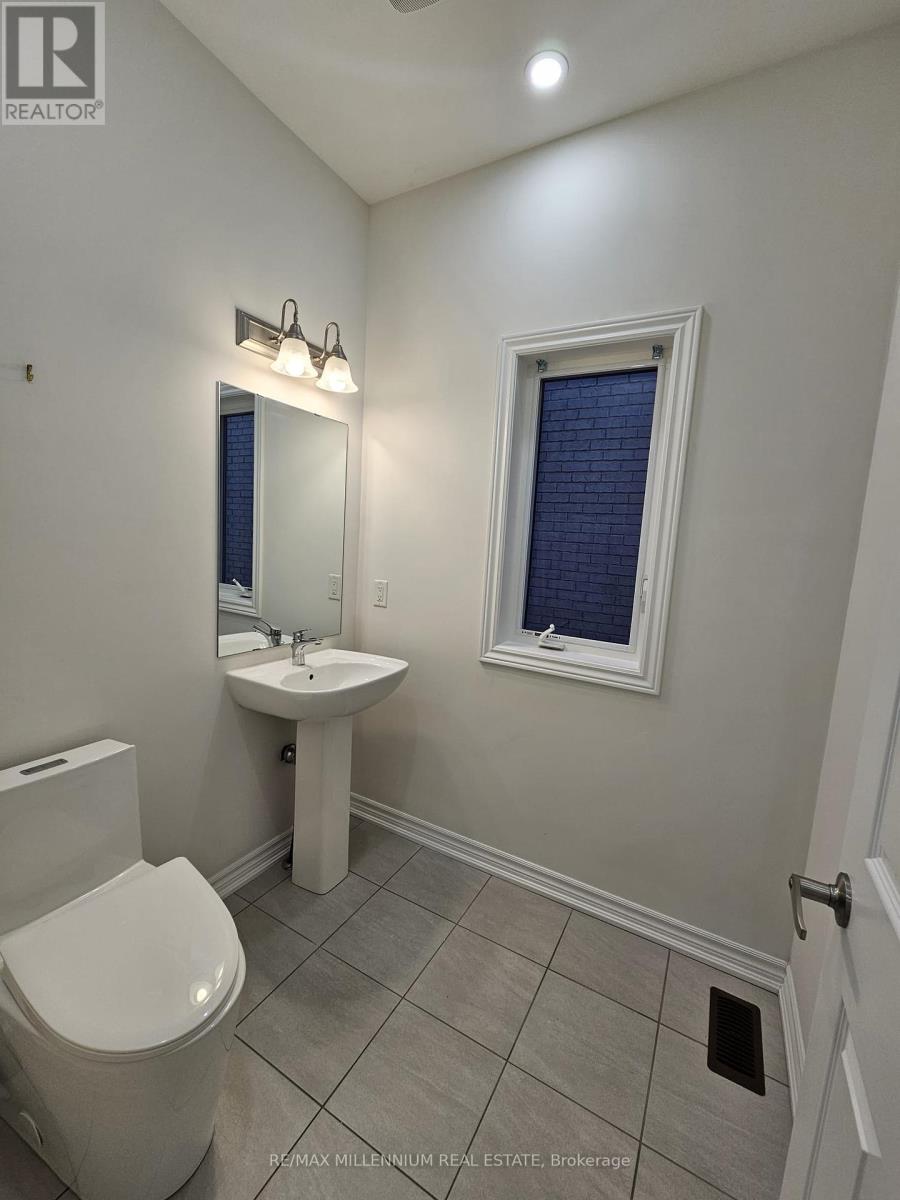 Photo 30 of 139 Crombie Street, Clarington ON