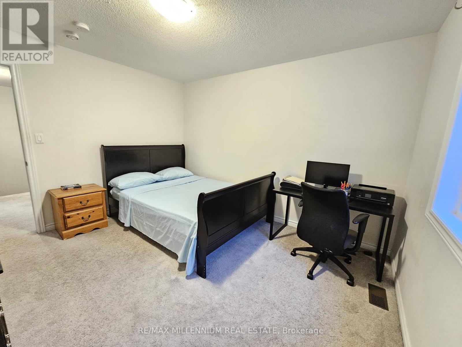 Photo 33 of 139 Crombie Street, Clarington ON