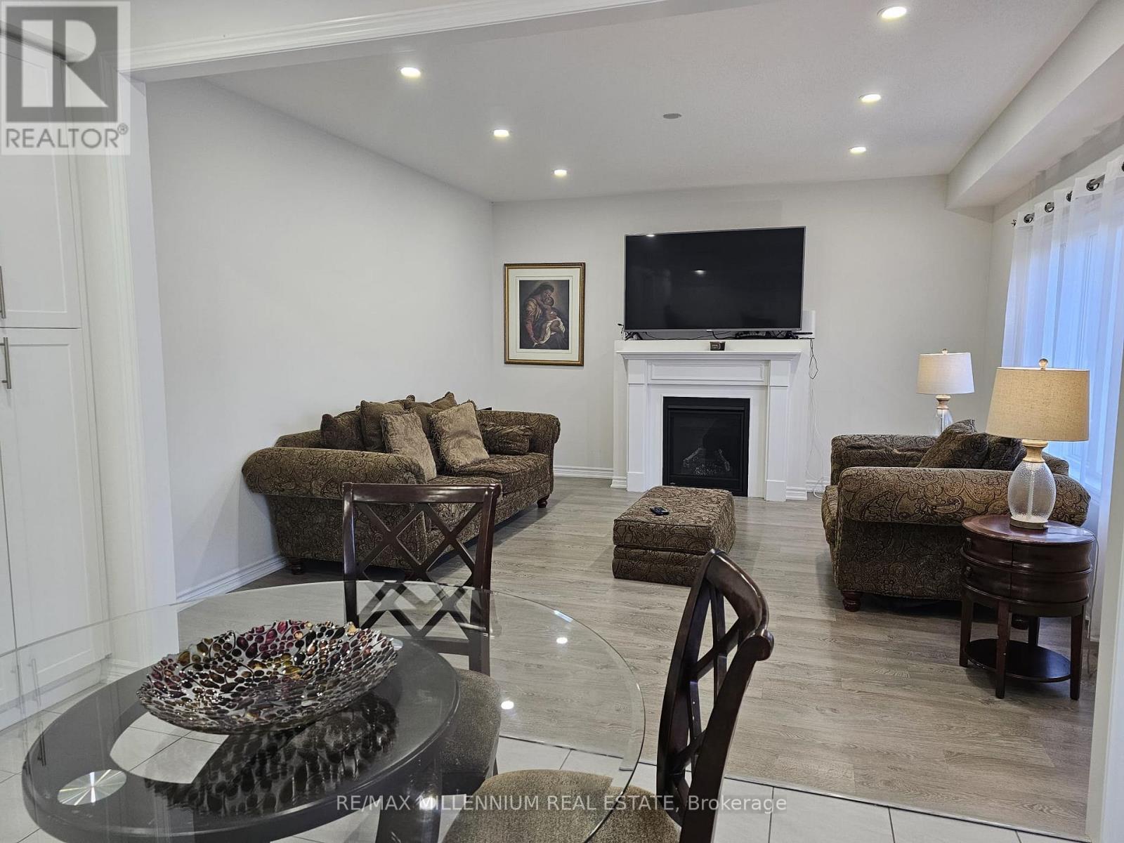 Photo 4 of 139 Crombie Street, Clarington ON