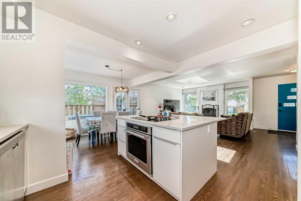 Single Family House 4 Level for Sale in  Hooke Road SW Haysboro Calgary 