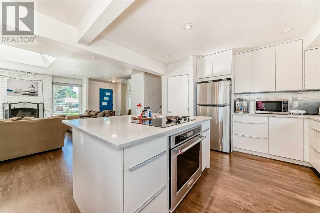 Single Family House 4 Level for Sale in  Hooke Road SW Haysboro Calgary 