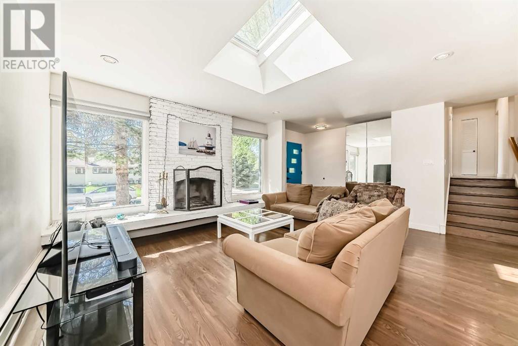 Single Family House 4 Level for Sale in  Hooke Road SW Haysboro Calgary 