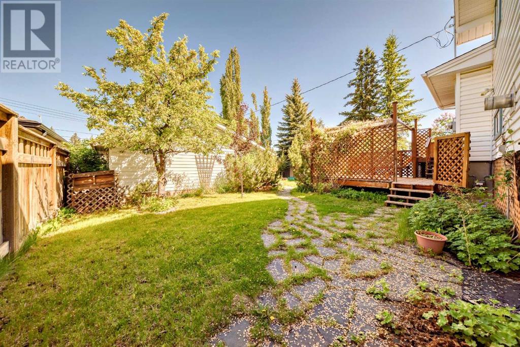 Single Family House 4 Level for Sale in  Hooke Road SW Haysboro Calgary 