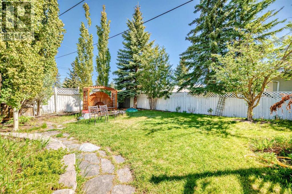 Single Family House 4 Level for Sale in  Hooke Road SW Haysboro Calgary 