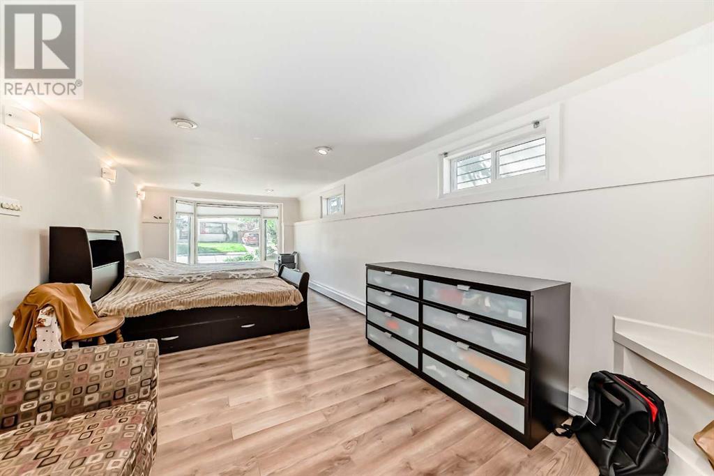 Single Family House 4 Level for Sale in  Hooke Road SW Haysboro Calgary 