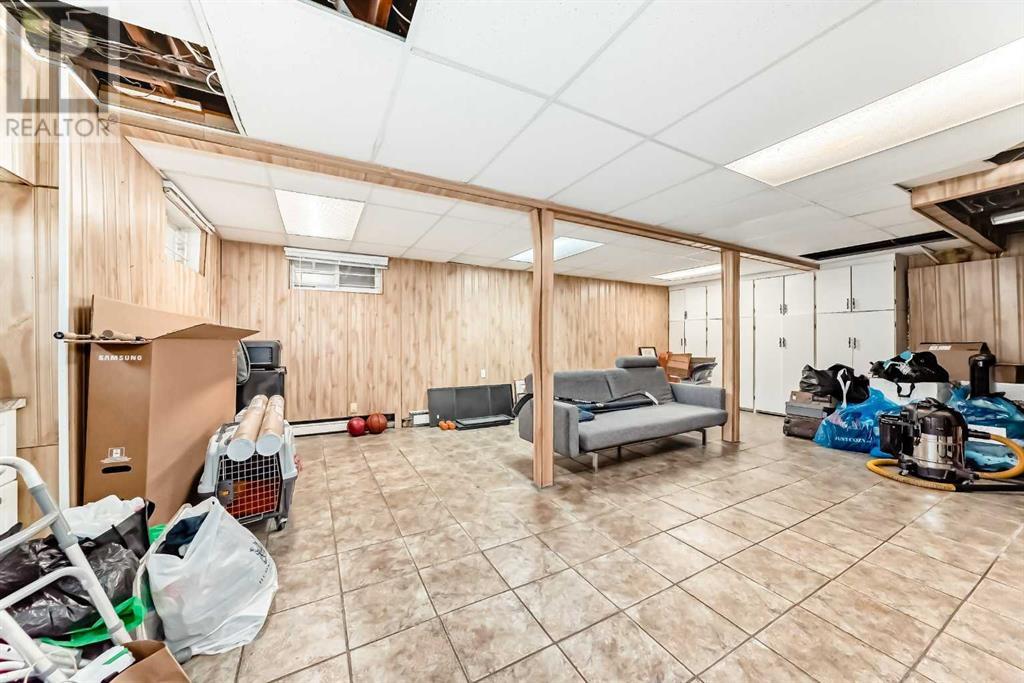Single Family House 4 Level for Sale in  Hooke Road SW Haysboro Calgary 