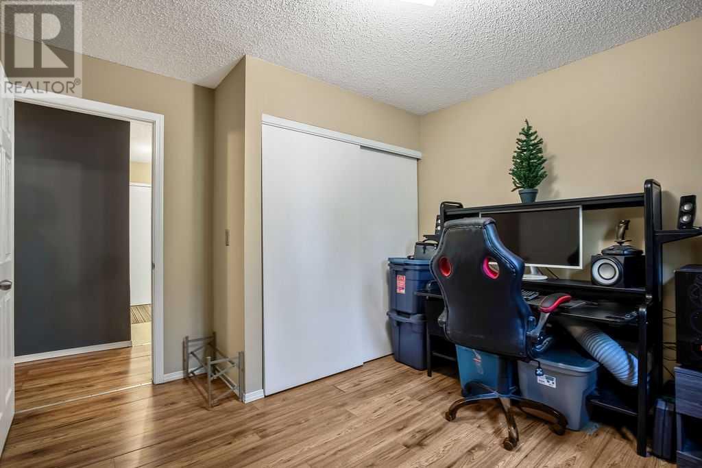 Single Family House for Sale in   Dover Point SE Dover Calgary 