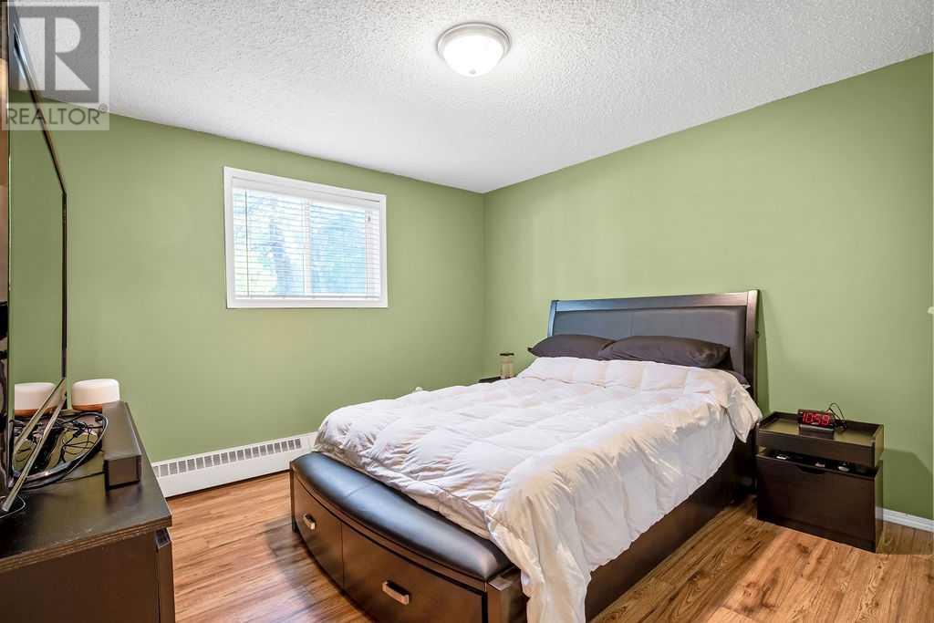 Single Family House for Sale in   Dover Point SE Dover Calgary 