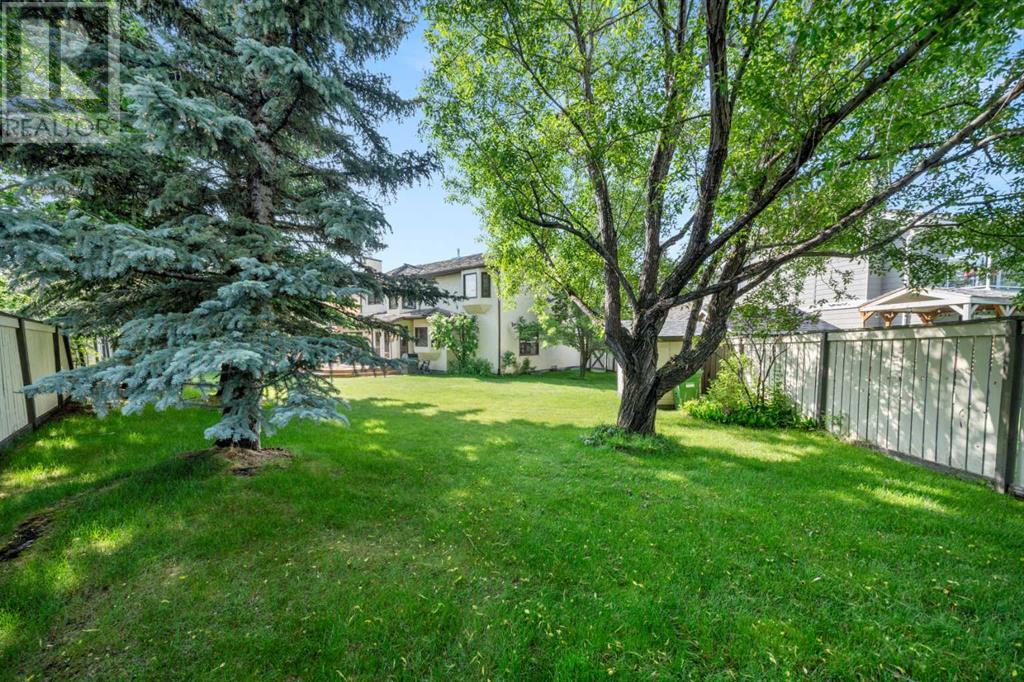 Single Family House for Sale in  Woodbriar Place SW Woodbine Calgary 