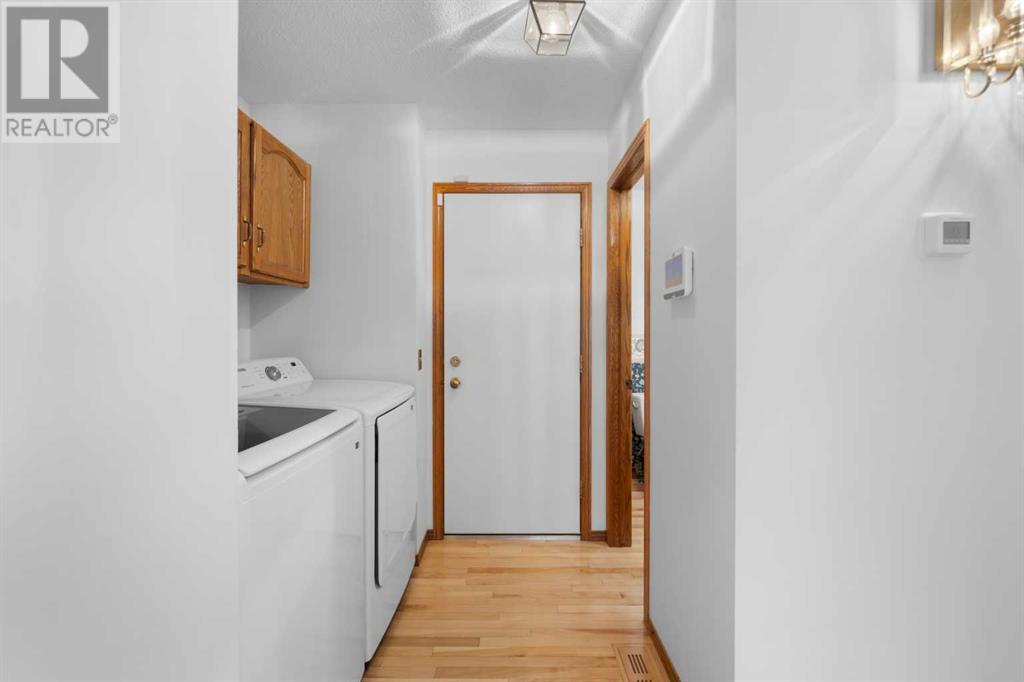 Single Family House for Sale in  Woodbriar Place SW Woodbine Calgary 