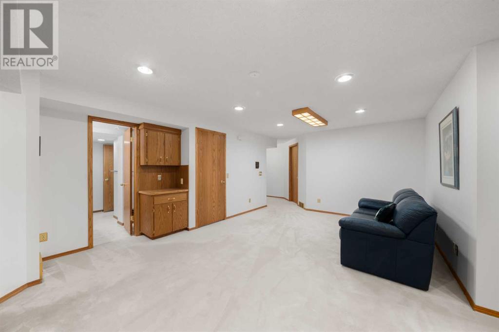 Single Family House for Sale in  Woodbriar Place SW Woodbine Calgary 