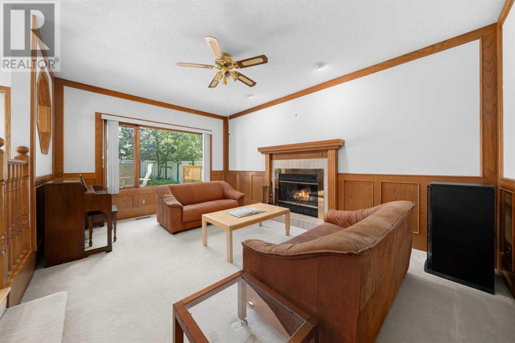 Single Family House for Sale in  Woodbriar Place SW Woodbine Calgary 