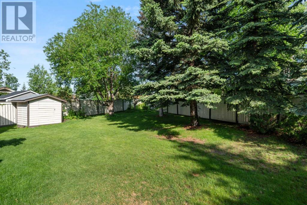 Single Family House for Sale in  Woodbriar Place SW Woodbine Calgary 