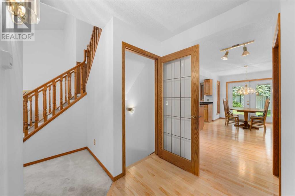 Single Family House for Sale in  Woodbriar Place SW Woodbine Calgary 