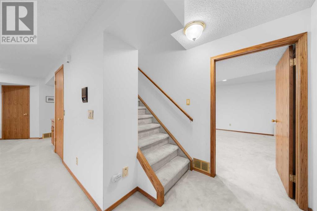 Single Family House for Sale in  Woodbriar Place SW Woodbine Calgary 